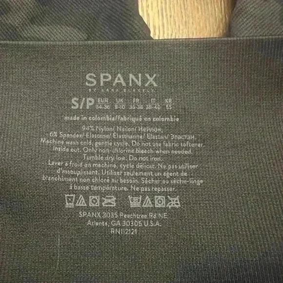 NWT SPANX Look at Me Now Bike Short Size S - Picture 4 of 6